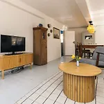 בית נופש 6 Person In *